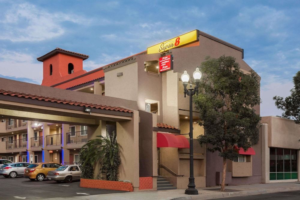Super 8 by Wyndham El Cajon San Diego 1