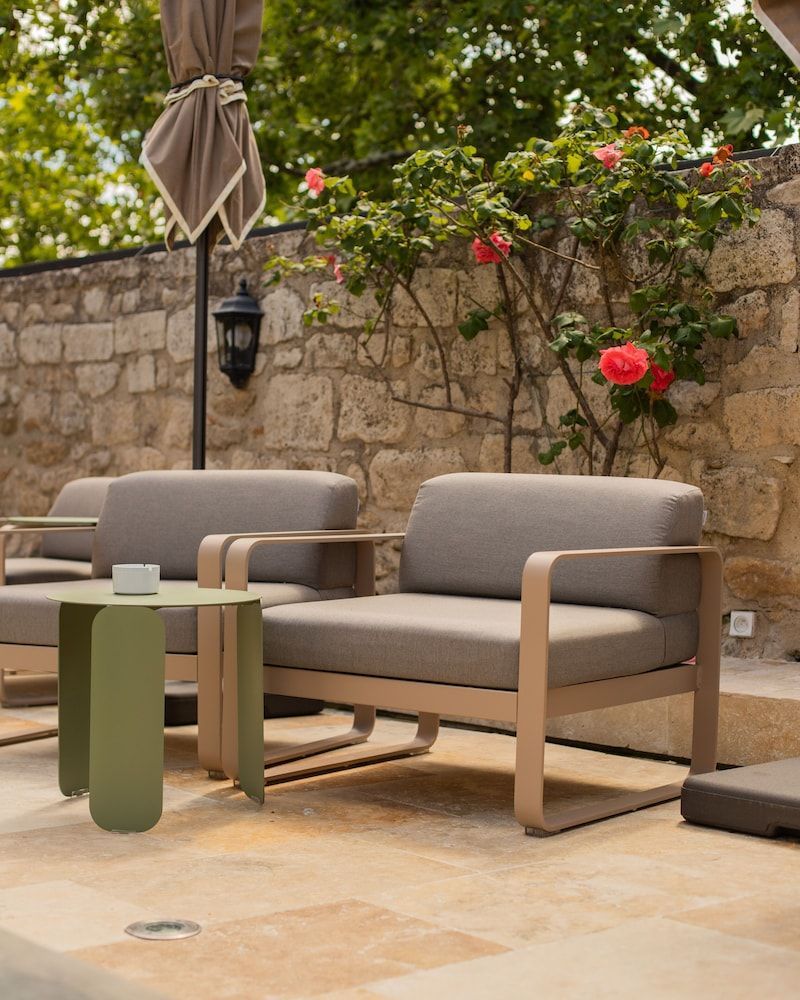 Le Victoria Boutique Hôtel - Charme au coeur du village historique - Accueil Vélo - Séminaire - Bar Lounge - Piscine 1