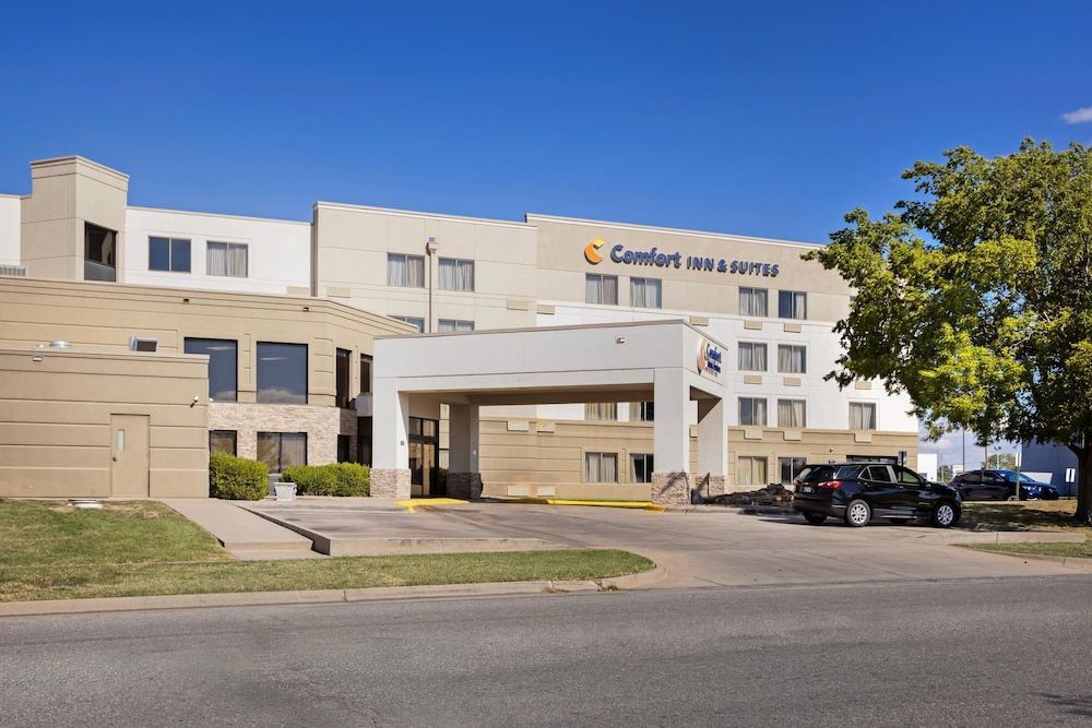 Comfort Inn & Suites Wichita Northeast 1
