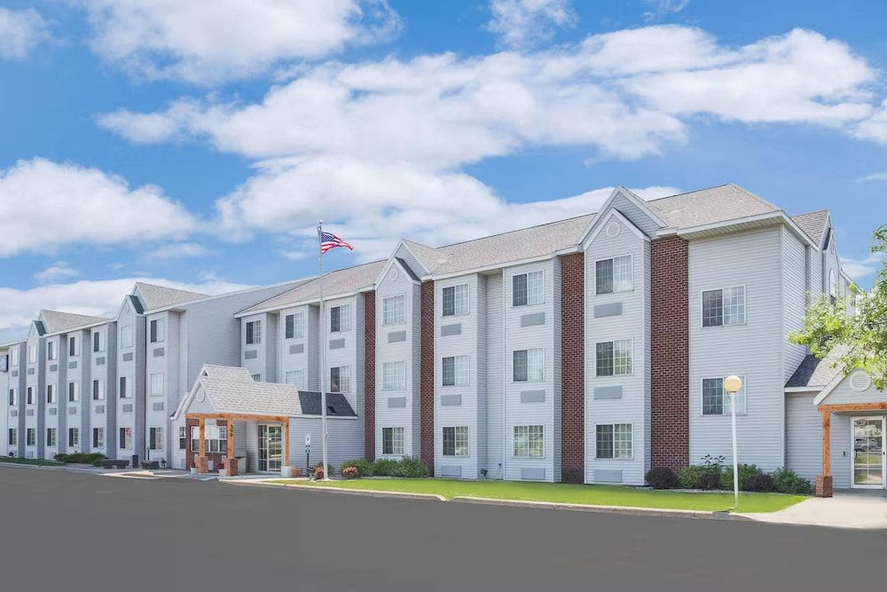 Sleep Inn & Suites Fond du Lac 1