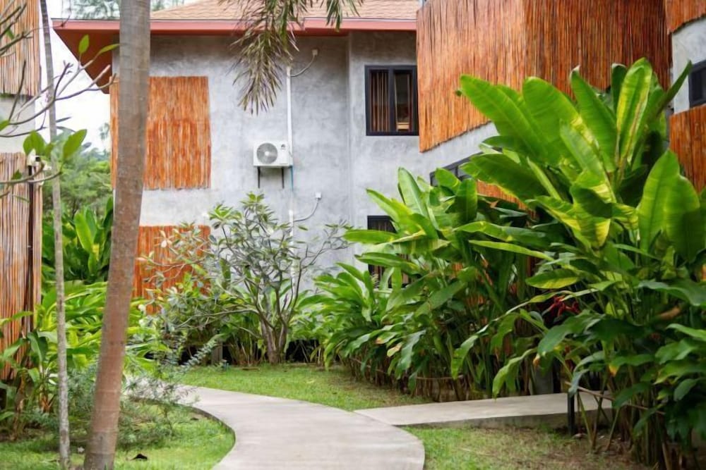 Long Beach Chalet 2
