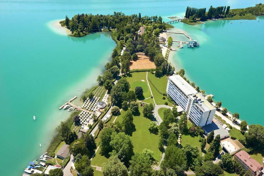 Parkhotel Pörtschach - Das Hotelresort mit Insellage am Wörthersee 1