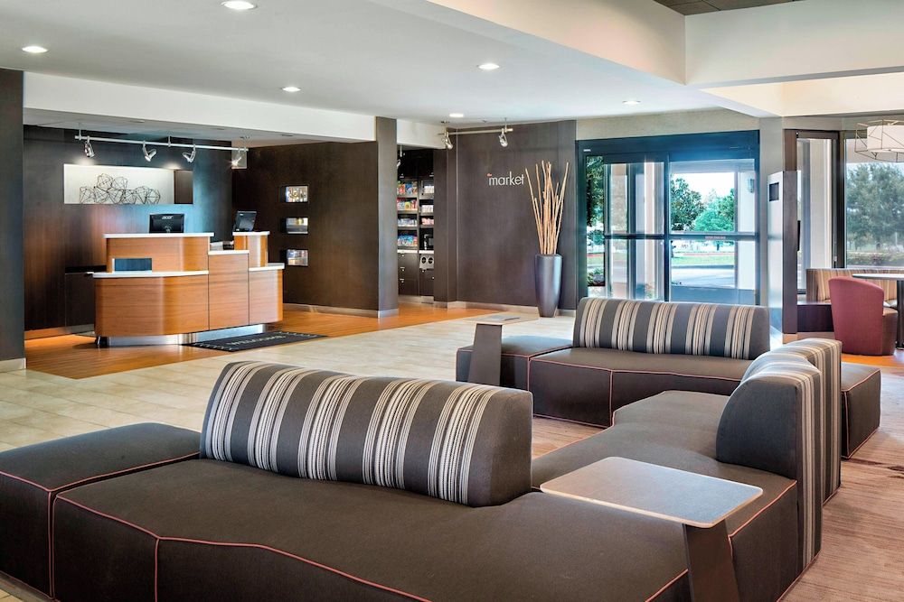 Courtyard by Marriott Dallas Arlington Entertainment District 2