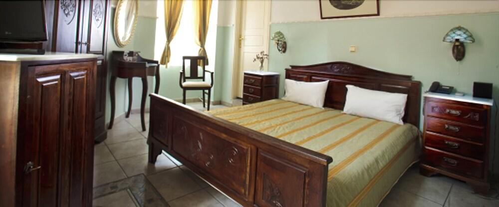 Monte Kristo Hotel 1