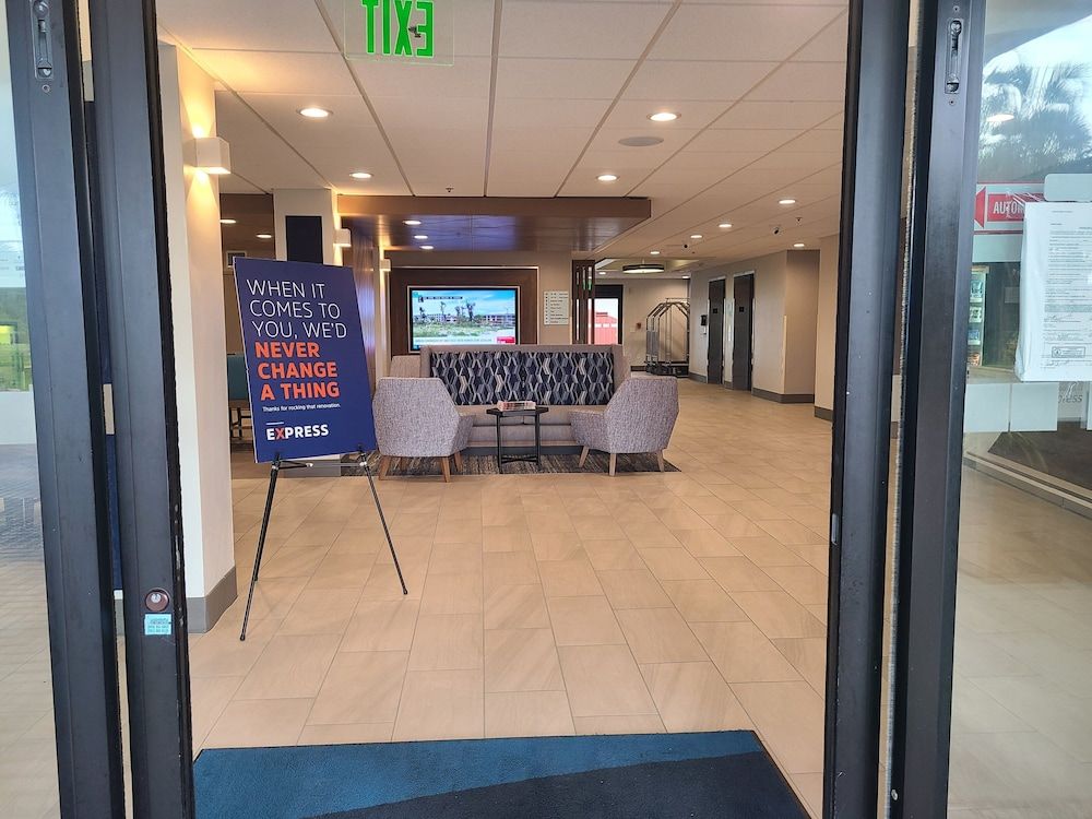 Holiday Inn Express & Suites FT LAUDERDALE N - EXEC AIRPORT by IHG 1