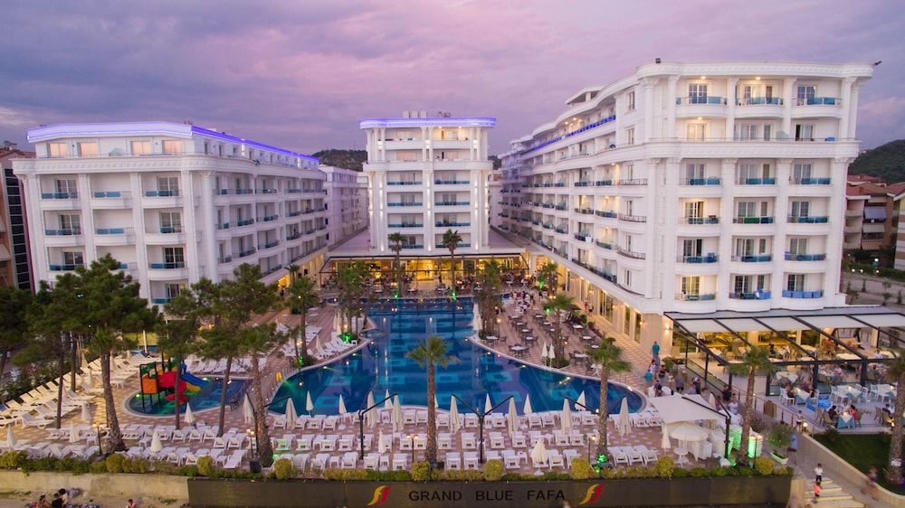 Grand Blue FAFA Resort & Spa 1