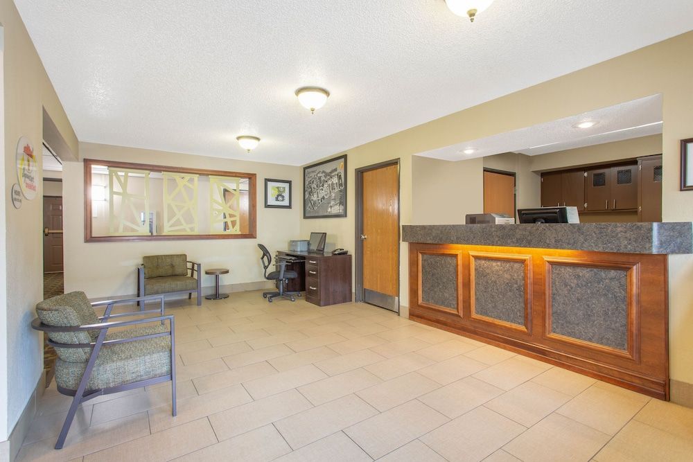 Super 8 by Wyndham Weston WV 2