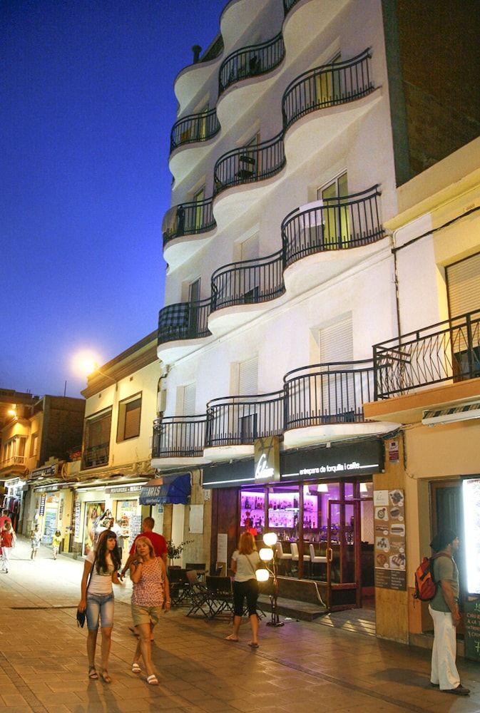 Aparthotel Iris 1