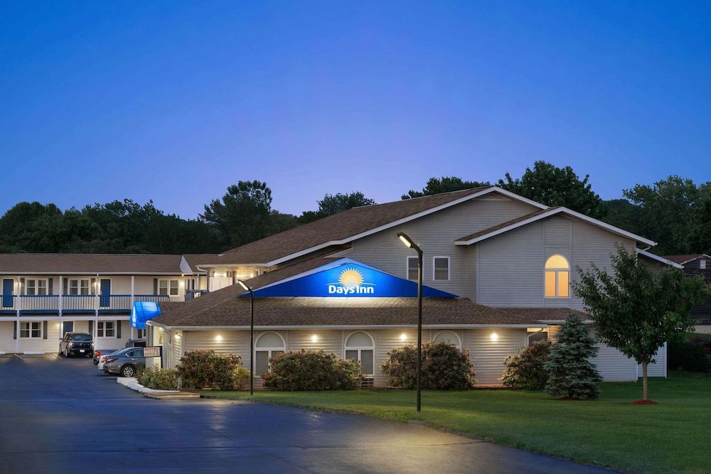 Days Inn by Wyndham Middletown/Newport Area 1