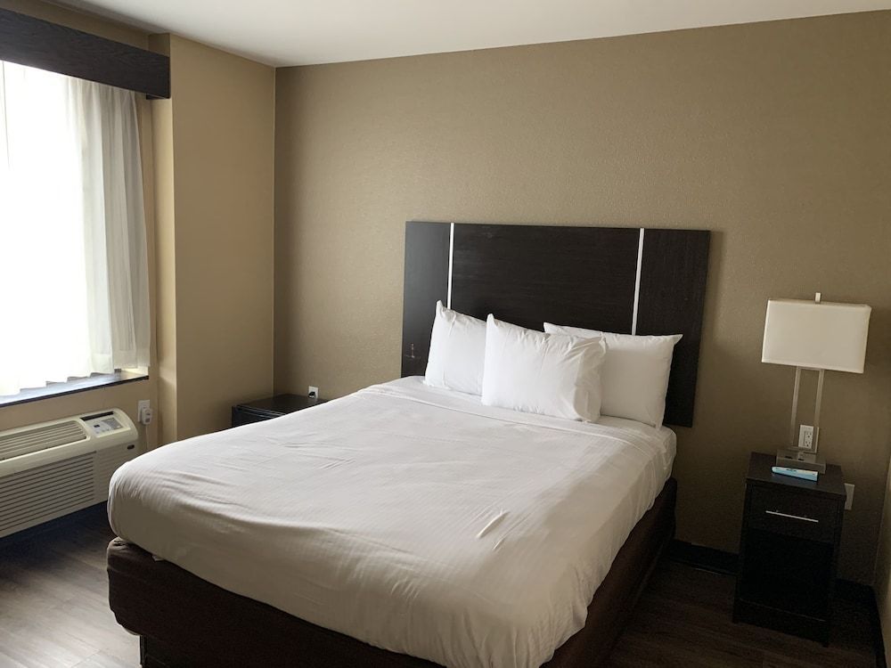 Pitkin Hotel 1