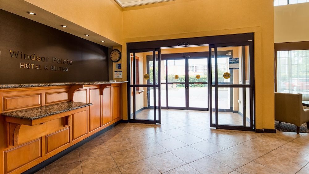 Best Western Windsor Pointe Hotel & Suites-Frost Bank Center 2