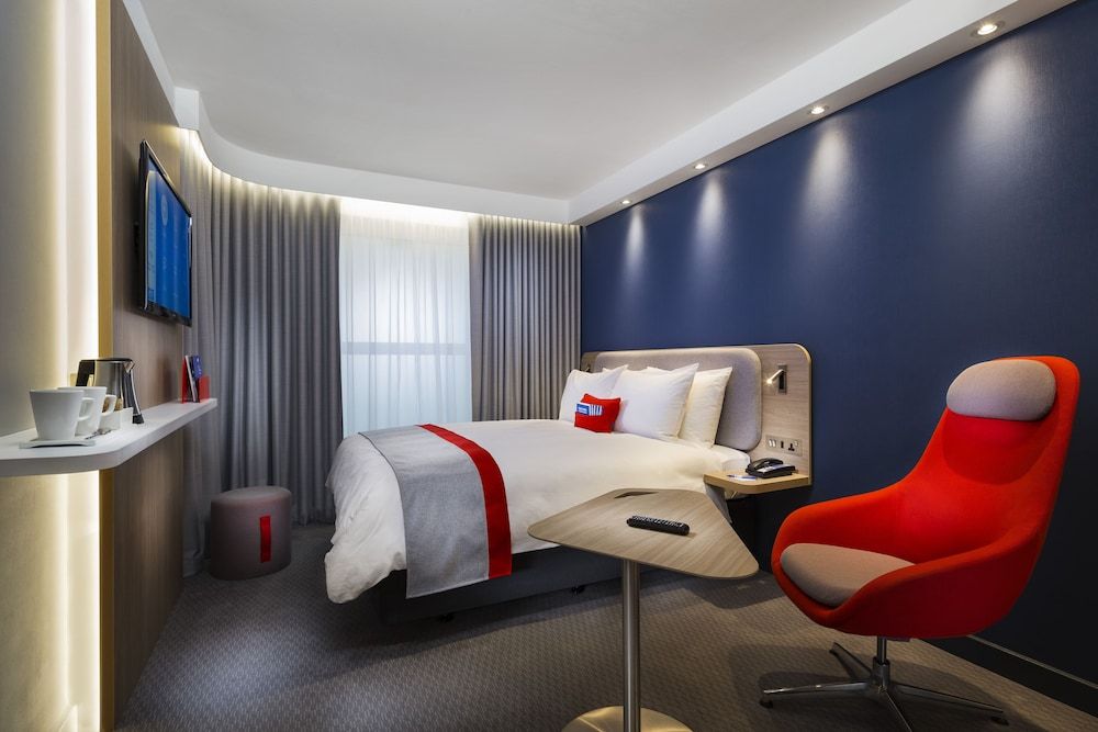 Holiday Inn Express STOCKPORT by IHG 1