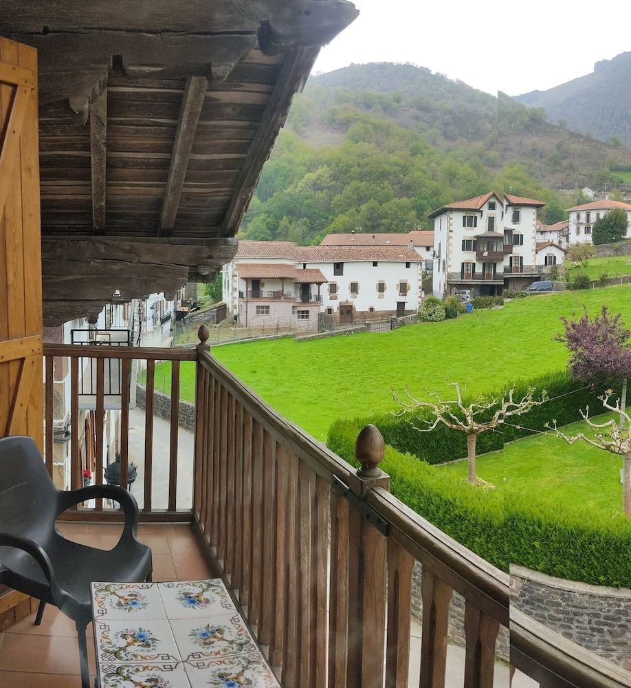 Hostal Mendaurpe 1