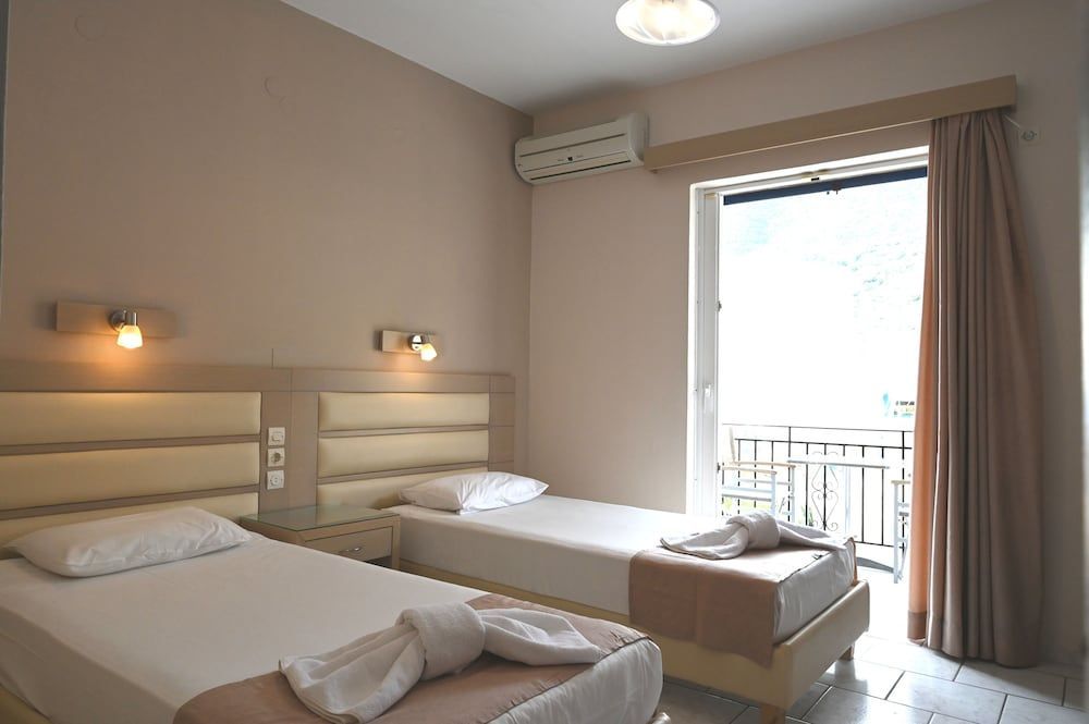 Surf Hotel 2
