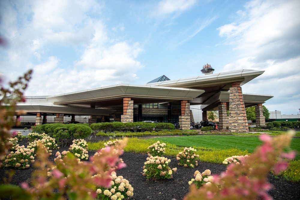 Mohegan Pennsylvania Casino Resort - Adults Only 1