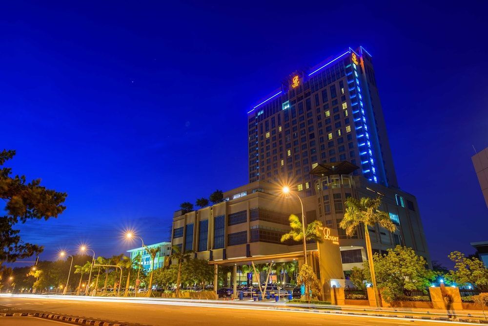 The Light Hotel Penang 2