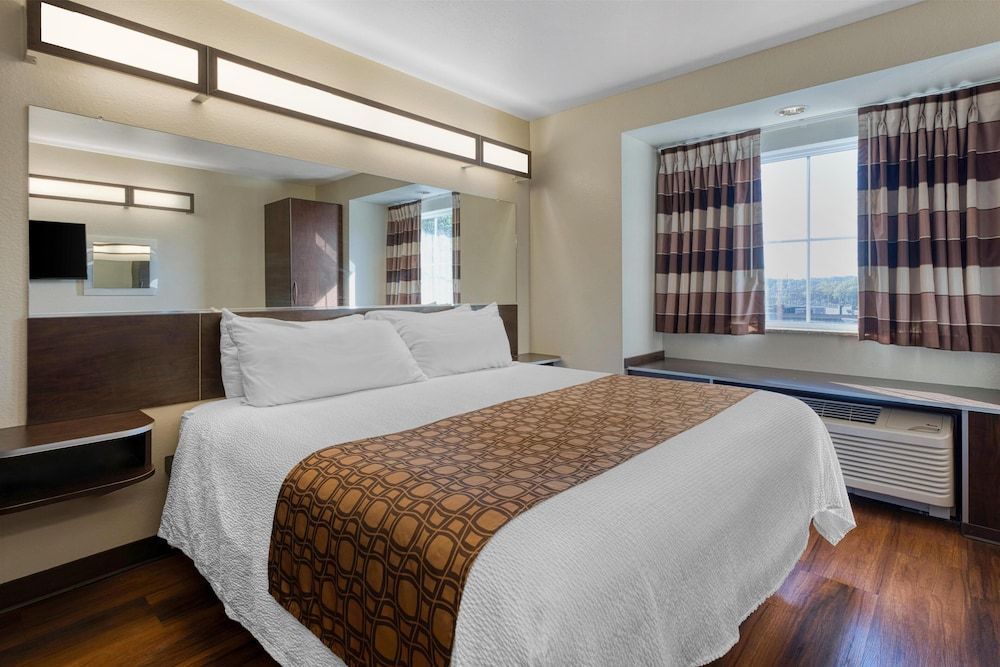 SureStay Plus Hotel by Best Western Buckhannon 1