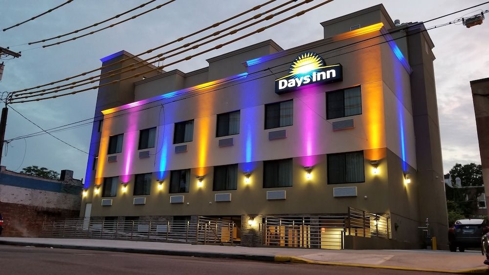 Days Inn by Wyndham Brooklyn Marine Park 1