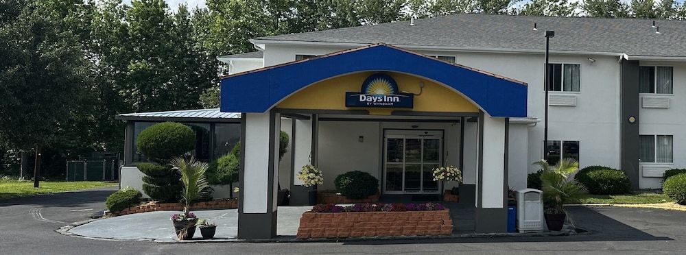 Days Inn by Wyndham Runnemede Philadelphia Area 1