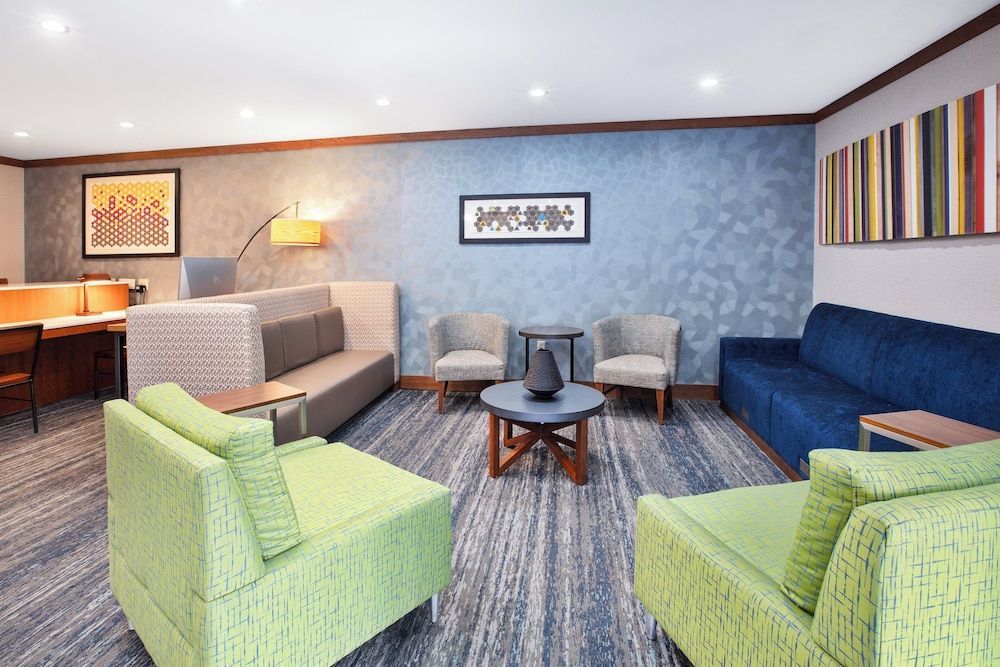 Holiday Inn Express & Suites BUFFALO by IHG 2