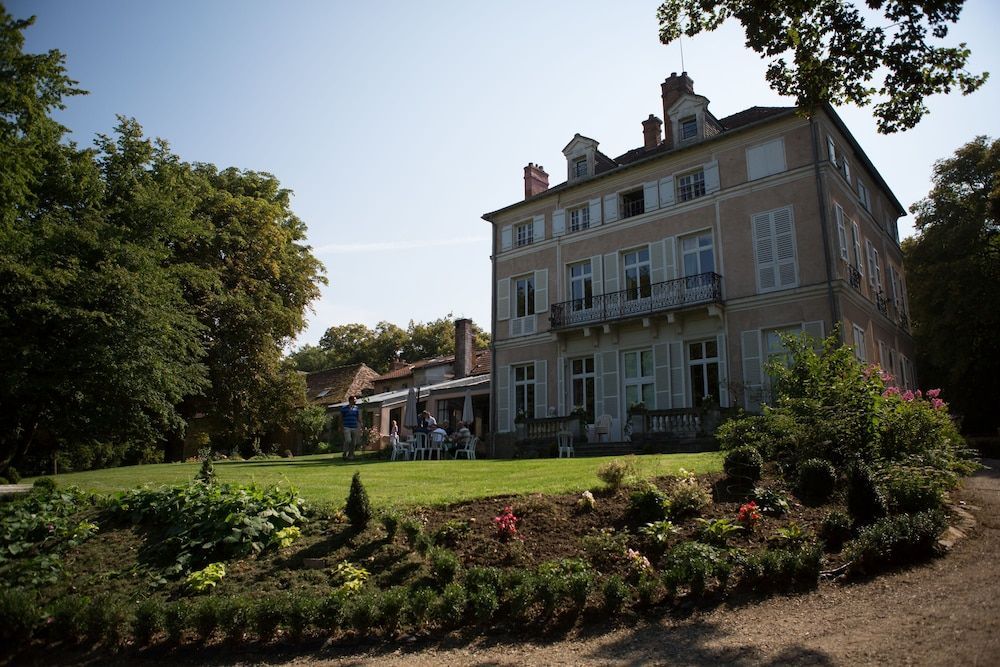 Le Chateau De La Vierge 1