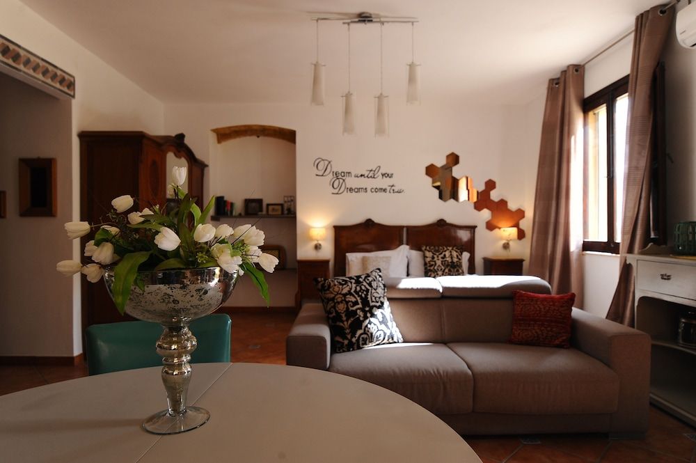 Villa La Lumia B&B Suites & Apartments 2