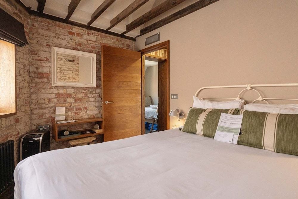 Rocksalt Rooms 2