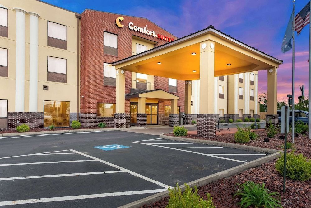 Comfort Suites Columbus 1