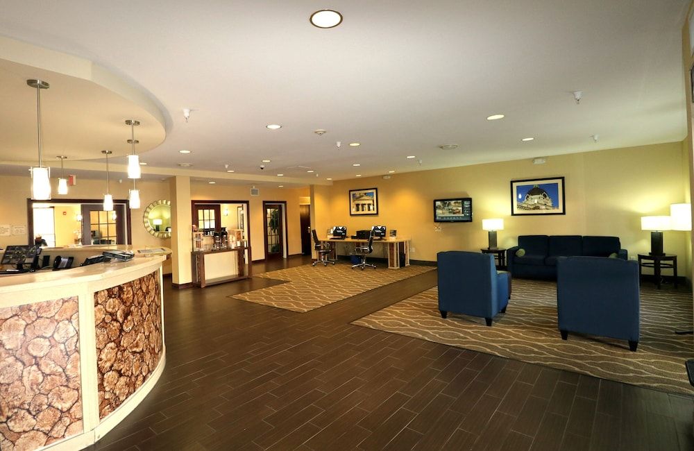 Comfort Suites Bloomington I-55 and I-74 2