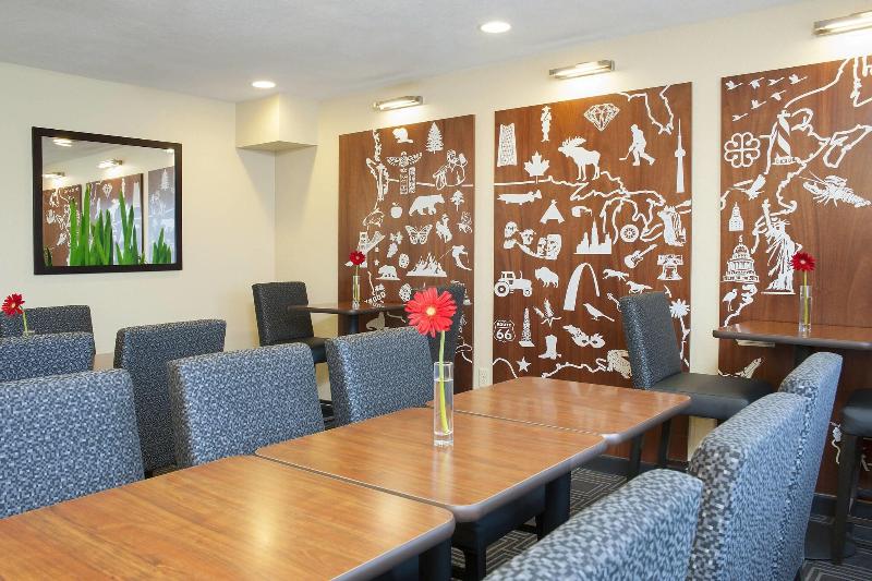 TownePlace Suites Indianapolis Park 100 2