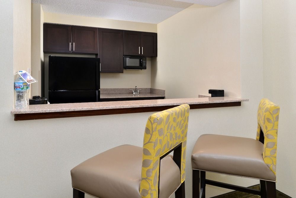 Holiday Inn Express & Suites INDIANAPOLIS W - AIRPORT AREA by IHG 2