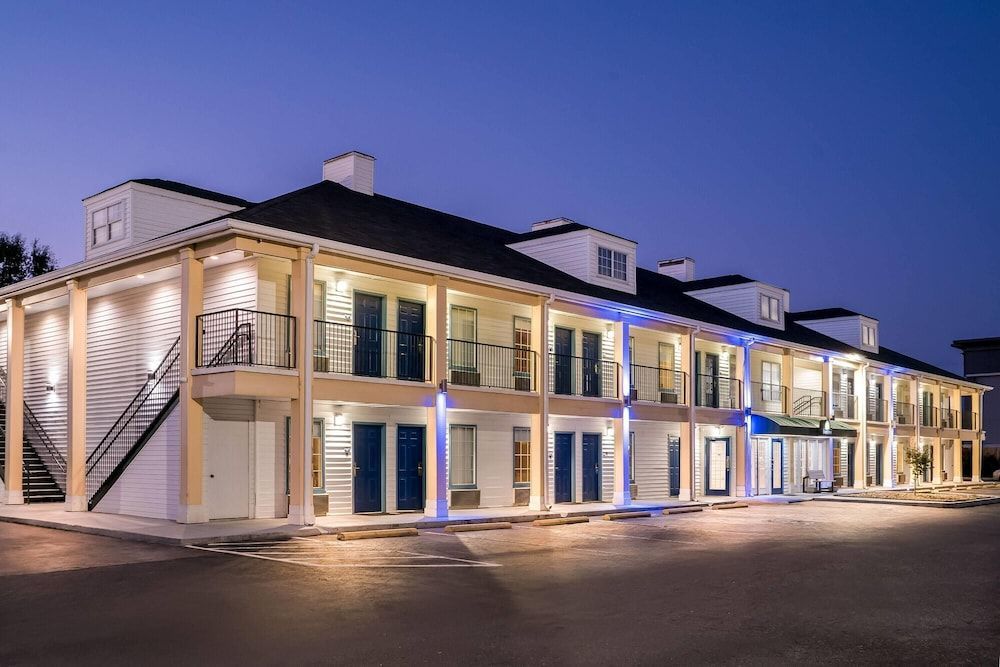 Days Inn by Wyndham Simpsonville 1