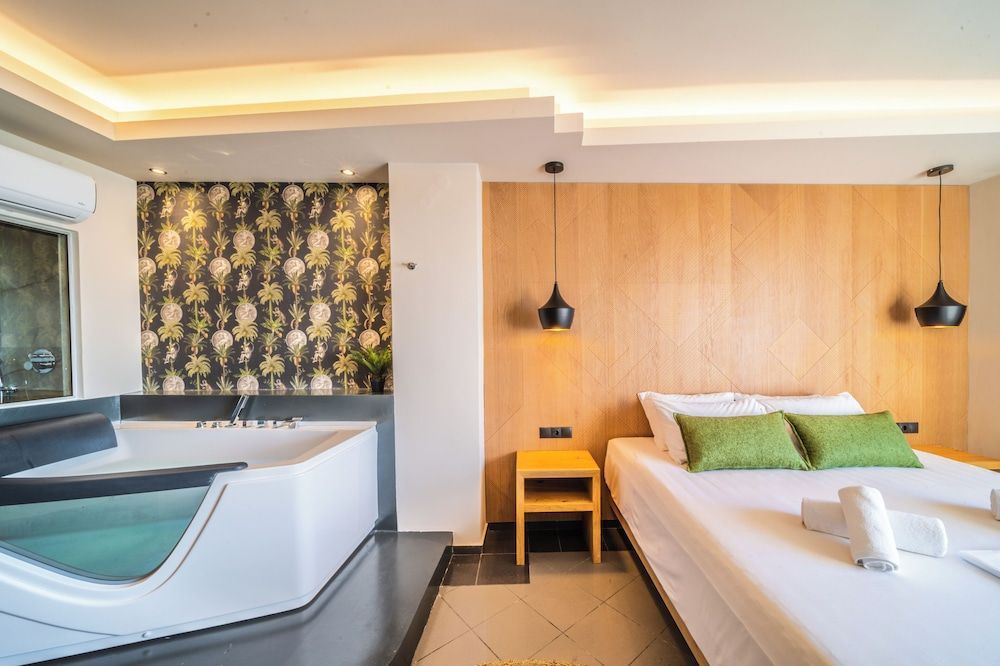 HOM54 Luxury Suites 2