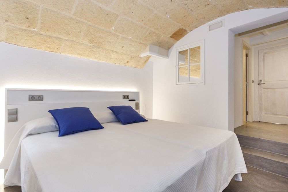Petit Hotel 5 Fars 1