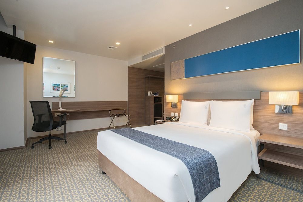 Holiday Inn Express BANGKOK SATHORN by IHG 1