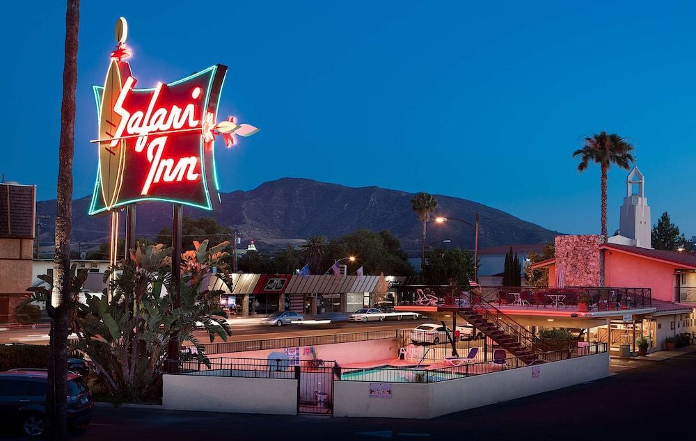 Safari Inn Burbank-Universal, a Coast Hotel 1