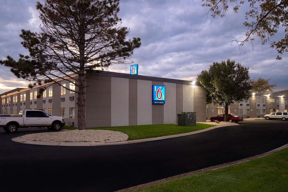 Motel 6 Merrillville, IN 1