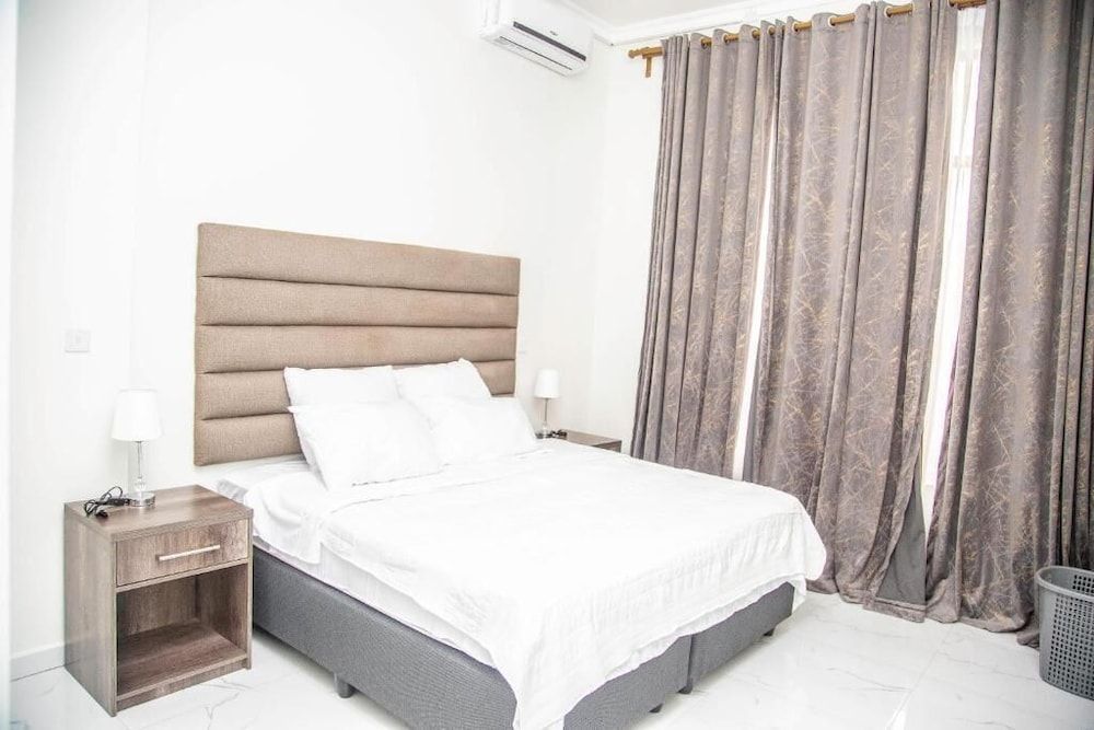 Longhorn Executive Apartment 2