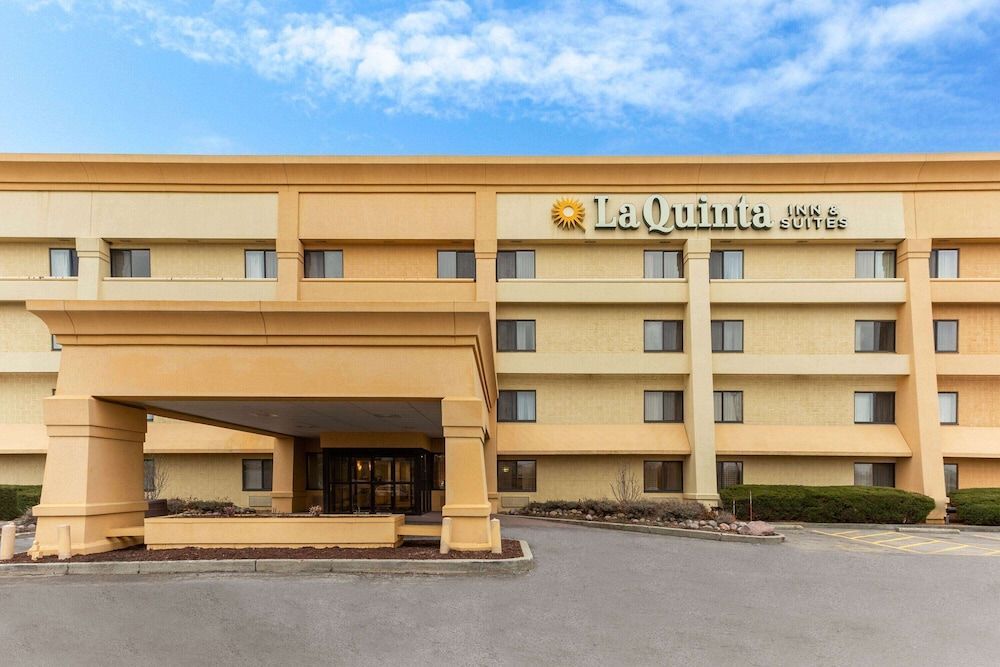 La Quinta by Wyndham Chicago Gurnee 1