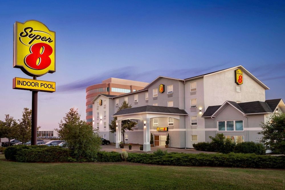 Super 8 by Wyndham Ajax/Toronto On 1