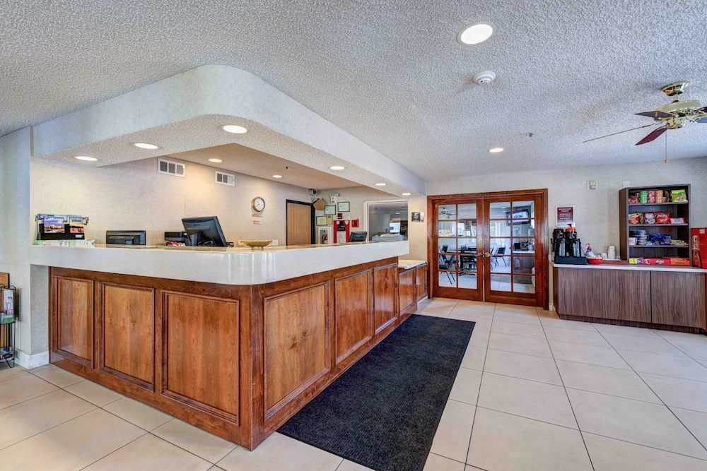 SureStay Plus Hotel by Best Western Redding 2