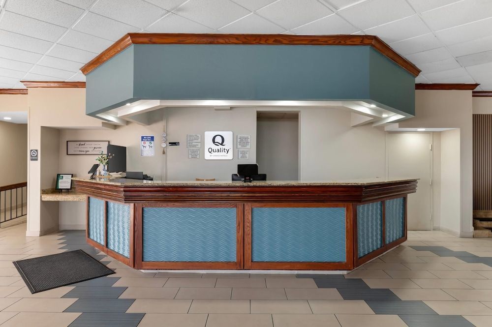 Quality Inn & Suites Kansas City - Independence I-70 East 2