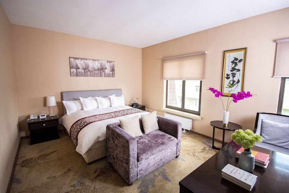 Mika Hotel 1
