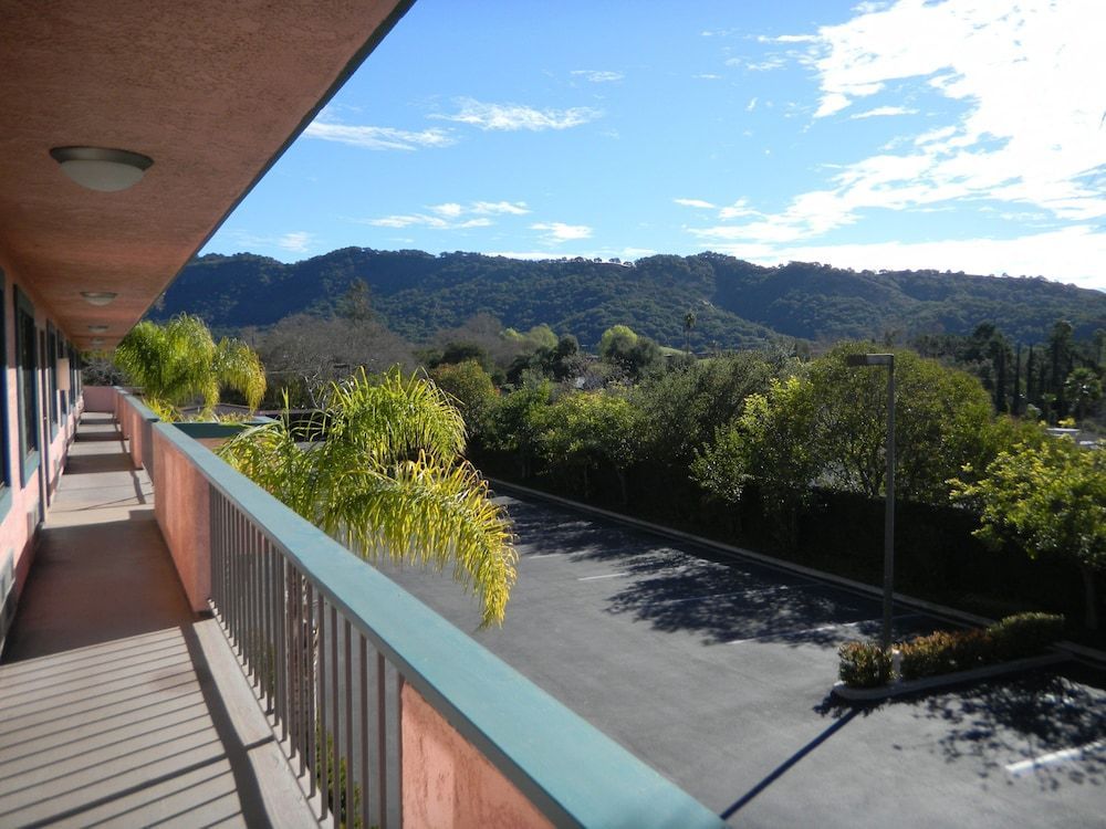 Oakridge Inn 1