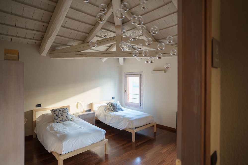FARM HOUSE 2