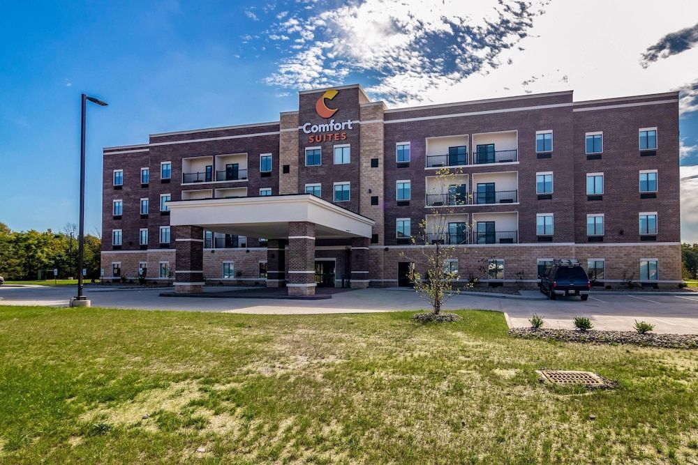 Comfort Suites Brunswick Town Center 1