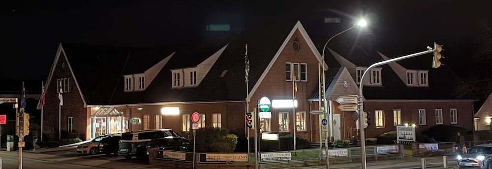 Hotel LEANO 1