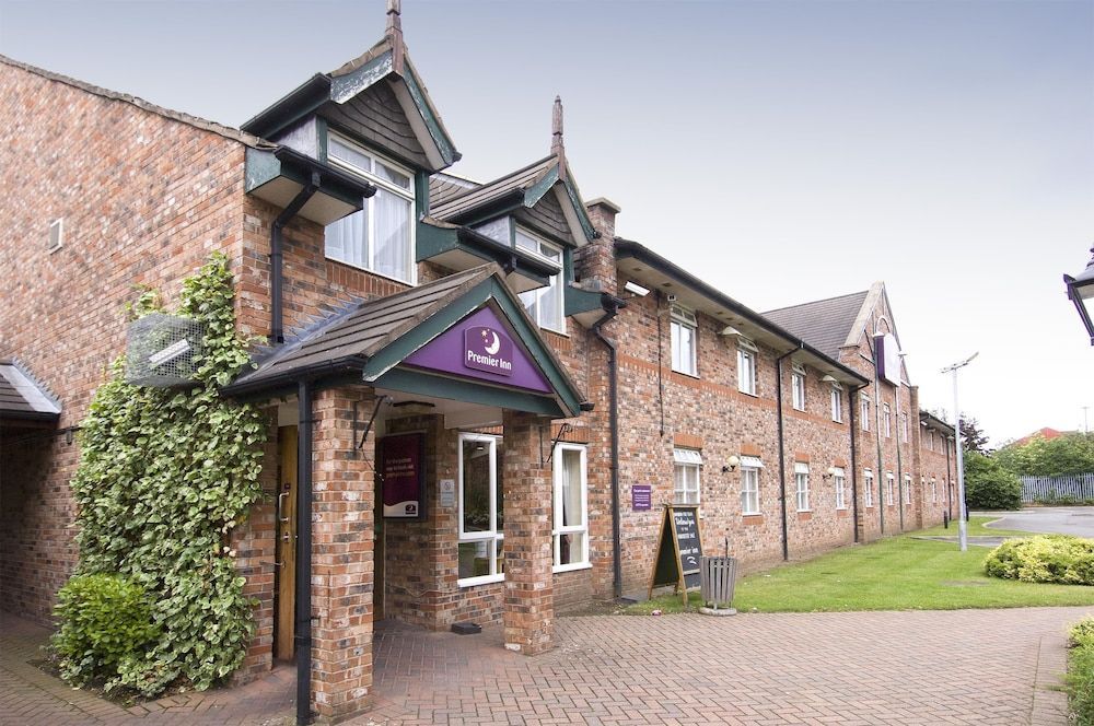 Premier Inn Manchester - Sale 1