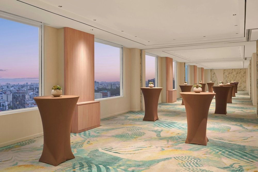 Sheraton Saigon Grand Opera Hotel 2