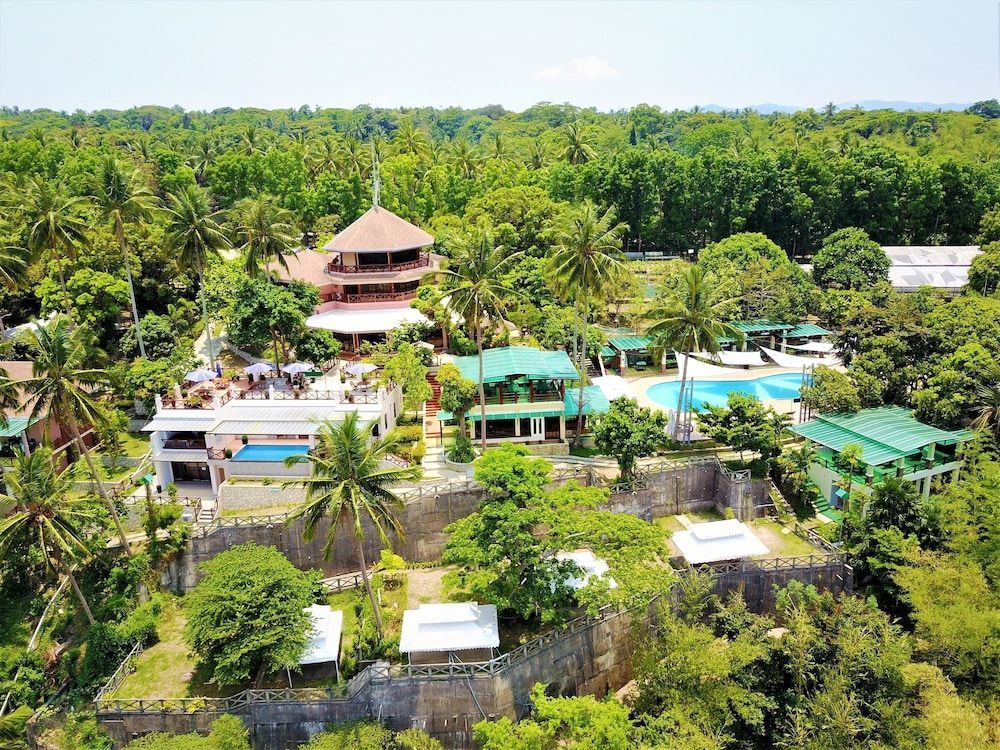 Noni's Resort 1